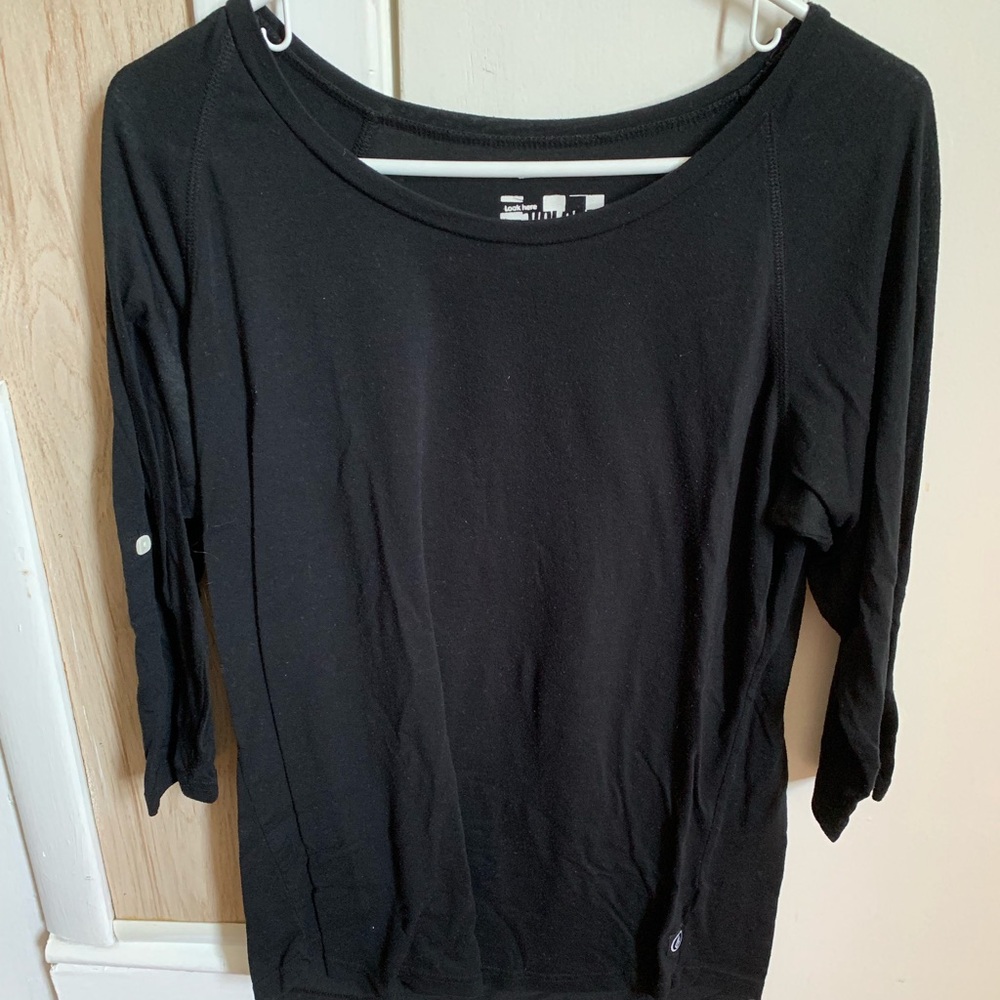 Volcom quarter sleeve with button